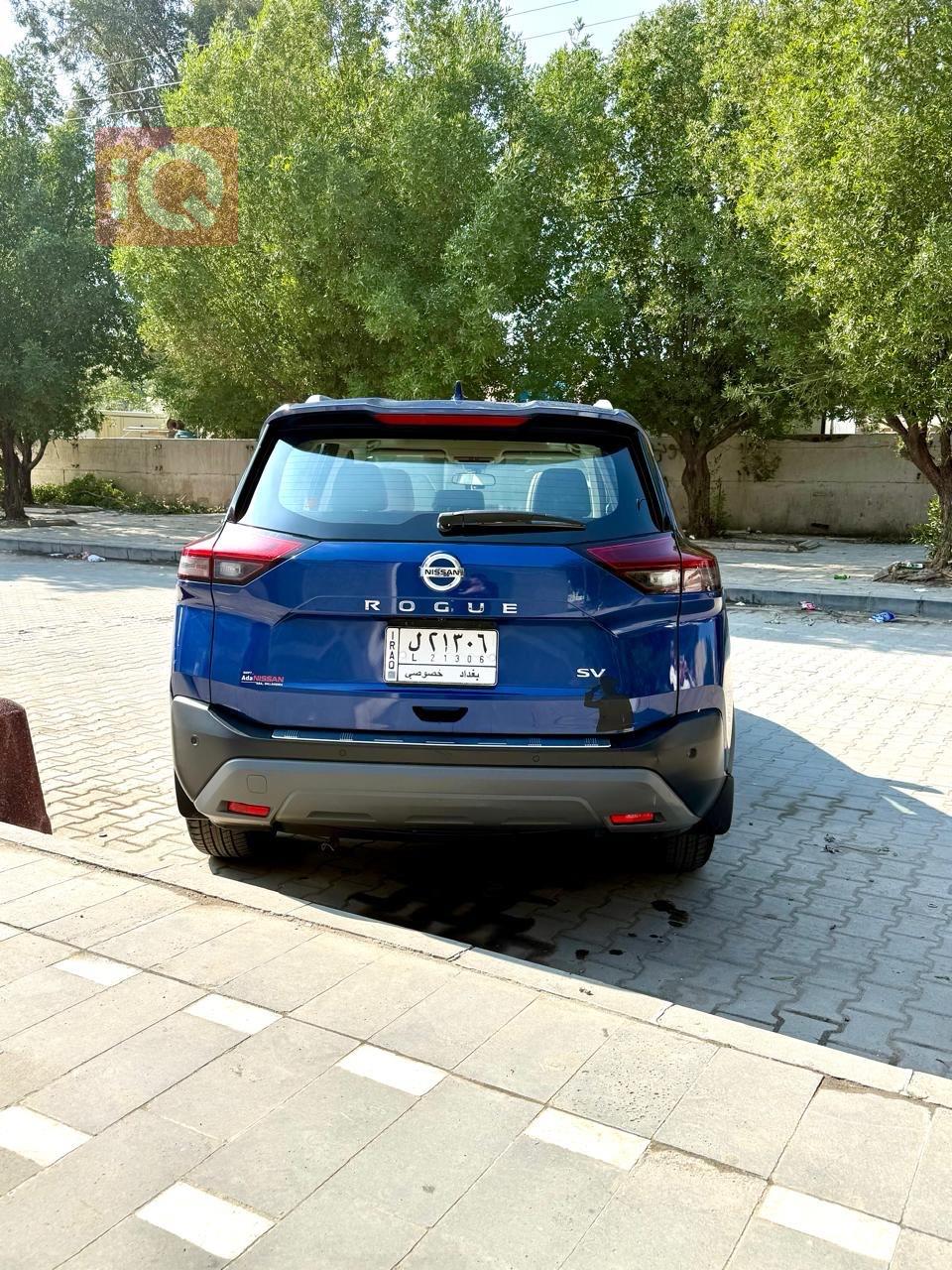 نيسان روج